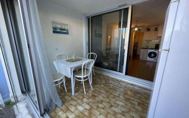 Appartement Le Grau-du-Roi, 1 pièce, 4 personnes - FR-1-250-140