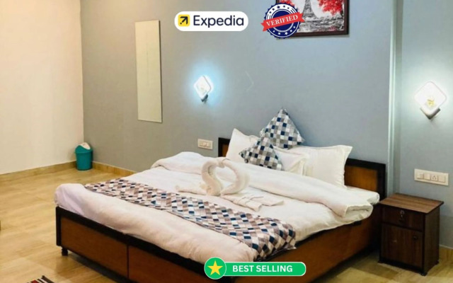 Hotel Snow Crest Residency