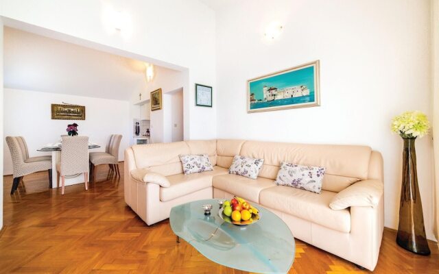 Amazing Home in Kastel Gomilica With Wifi and 4 Bedrooms