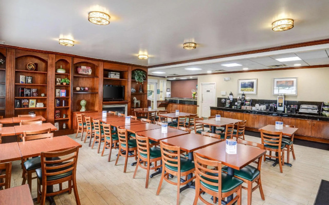 Quality Inn & Suites Biltmore East