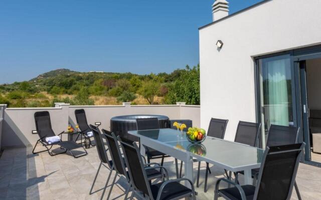 Villa Infinity