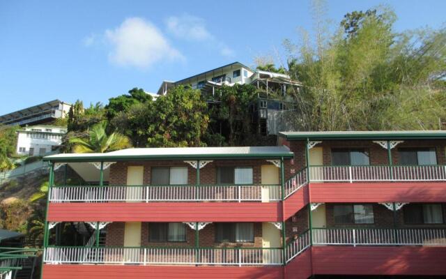 Yongala Lodge by The Strand