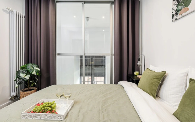 Lumina luxury 2-level apart with parking