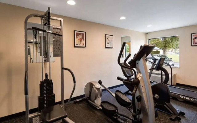 SureStay Hotel by Best Western East Brunswick