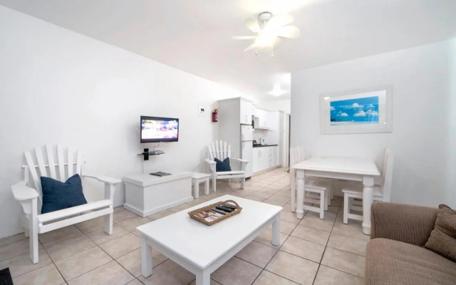 Kelly's Beachfront Apartments