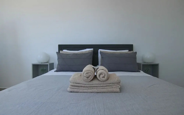 Phaedrus Living: Luxury Maisonette Lighthouse 60