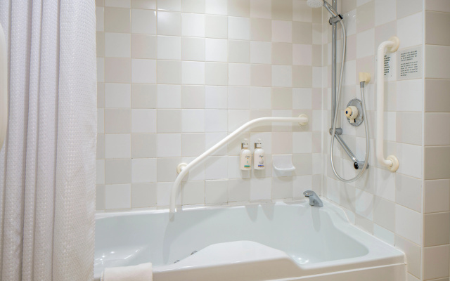 Holiday Inn Edinburgh by IHG