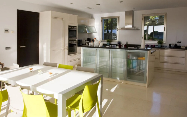Sotogrande Almenara Modern 6 Br Villa