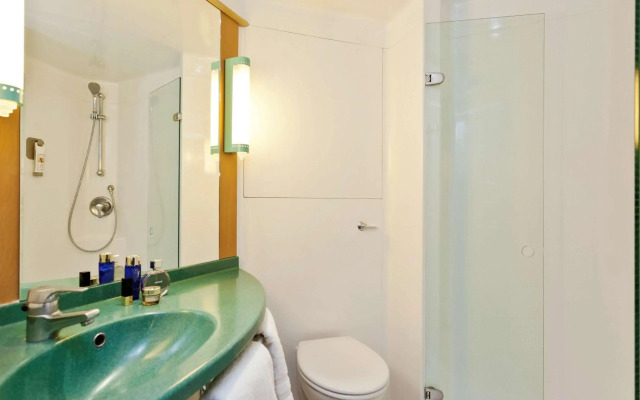 ibis London Thurrock M25