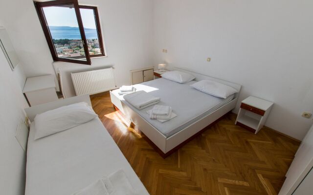Apartment Prgo - spacious with view & parking: A3  3. kat Makarska, Riviera Makarska