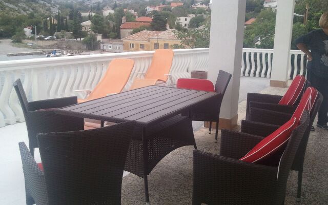 Holiday house Ivanka - 5m from sea: Cesarica, Riviera Senj