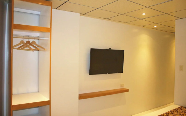 LuxeLite Suites Pasay