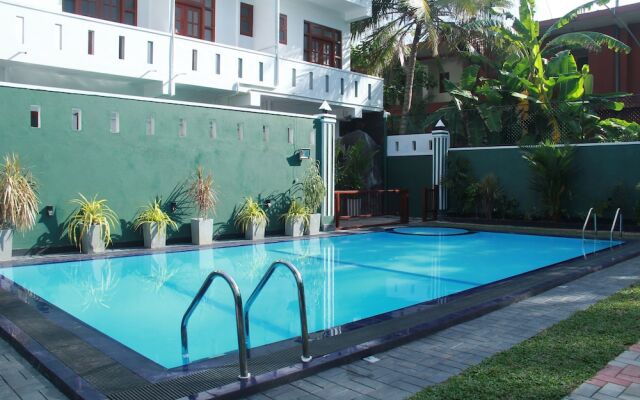 Ravindra Hotel and Restaurant