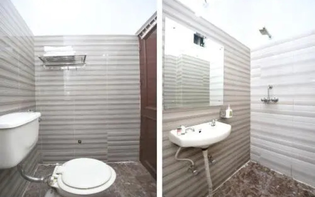 OYO 5906 Hotel Skyfox