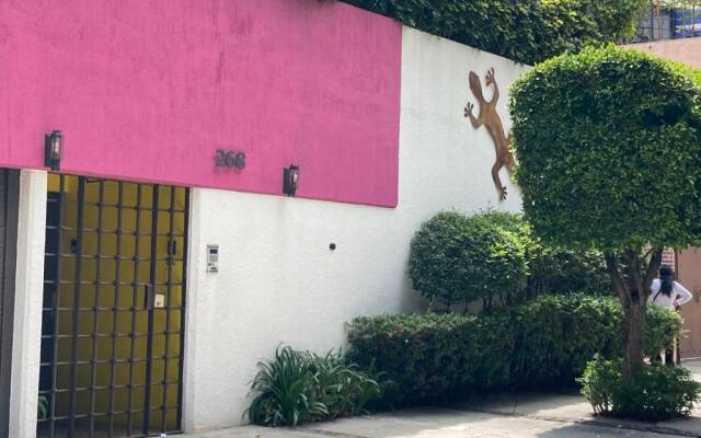 Hostal Cuija Coyoacan Berlin 268 Coyoacan