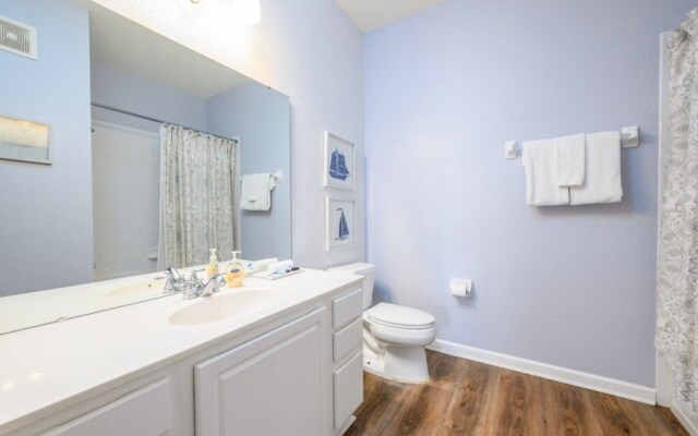 Vista Cay Electra 3 Bedroom Condo by RedAwning