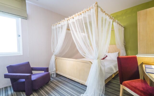 In Young Hotel