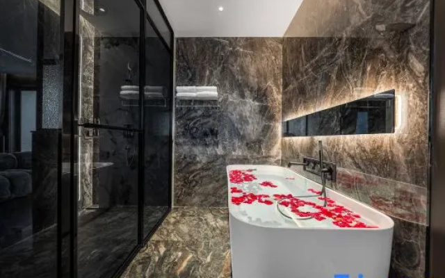 Jiangshang Langyue Hotel