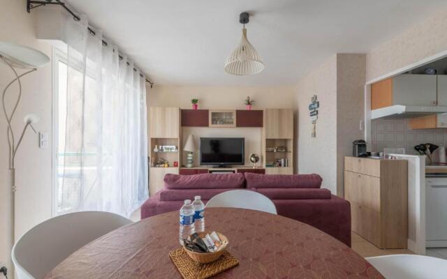 Appartement avec balcon à 350m de la plage