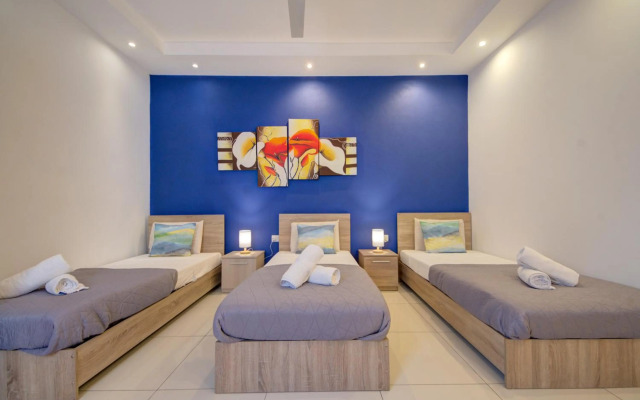 Sliema Ferries 2-bedroom Apt with views