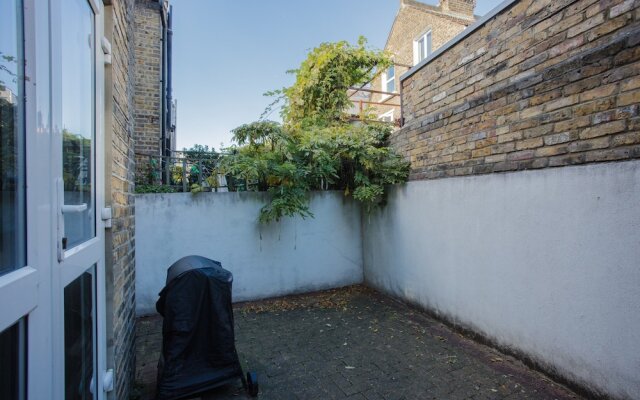 Spacious 4 Bedroom House in South Lambeth