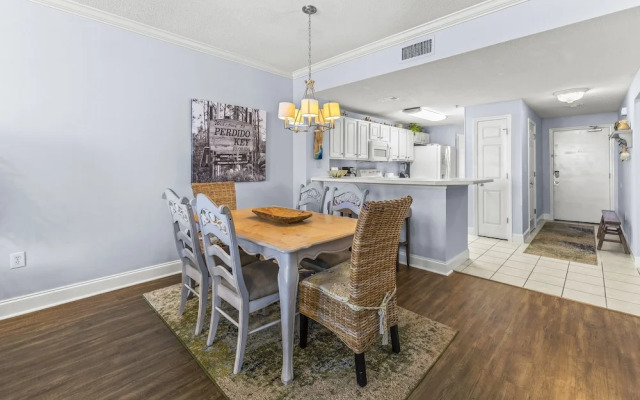 Palacio Condos by Hosteeva