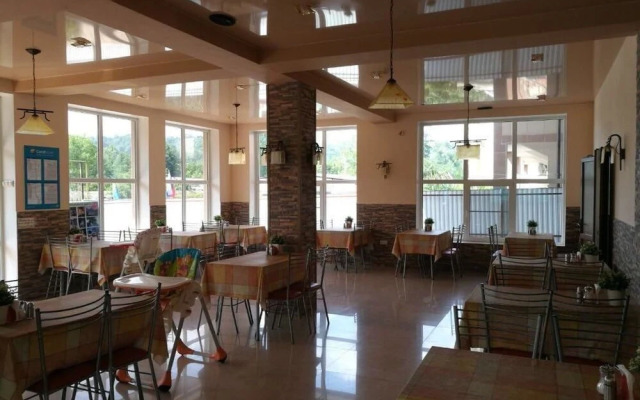Rodnichok Guest House