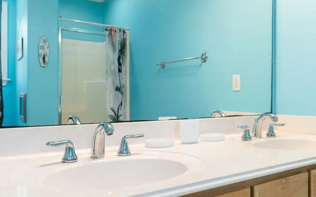 Selah 3 Bedroom Home by RedAwning