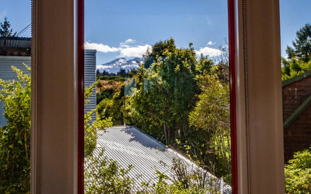 The Gingerbread House with Spa - Ohakune Holiday Home