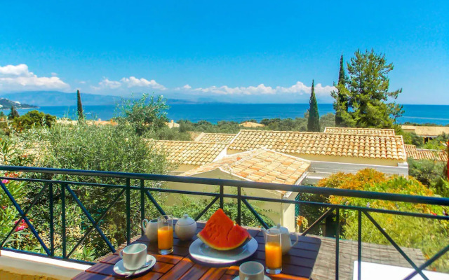 Apartment in Barbati with sea views
