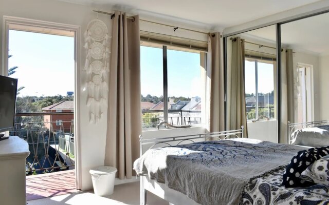 BRIGHT and airy TOP FLOOR apartment with FAB views