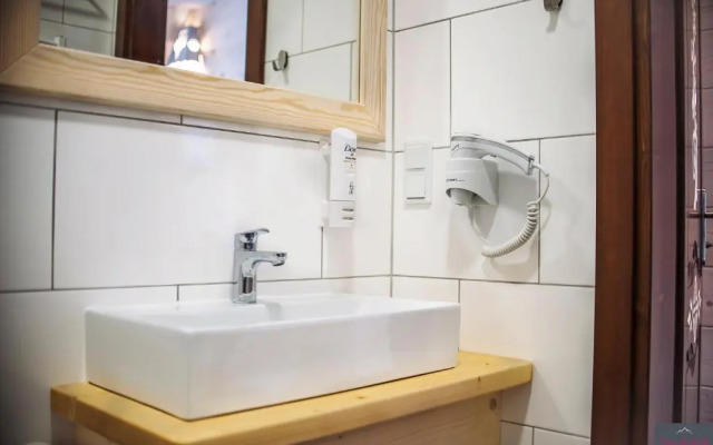 Stachelisko - domki i pokoje