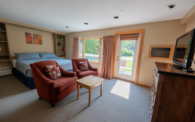 Sugarloaf Inn
