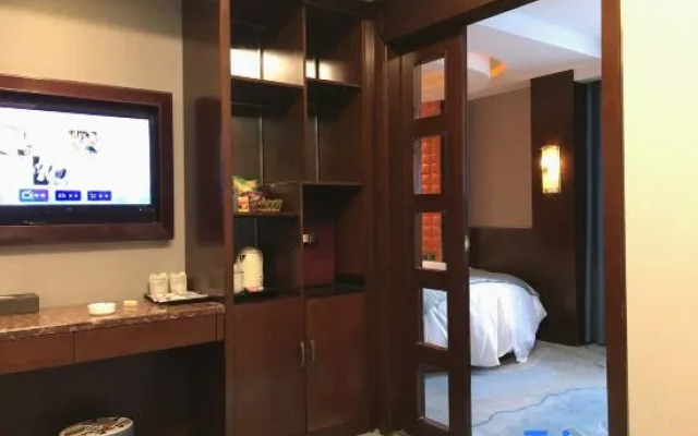 Ruiteng Phoenix Nest Holiday Hotel (Changsha Songya Lake Mass Media College)