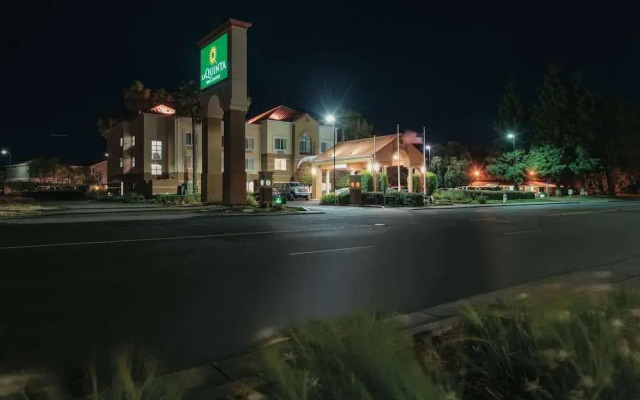 Holiday Inn Express Fairfield - Napa Valley
