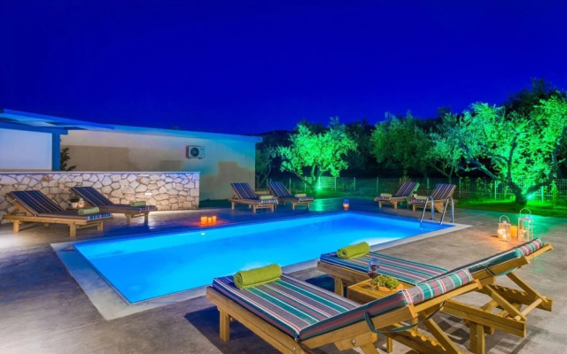 Natura Verde Villas 3 Bedroom Villa Kentia With Private Pool