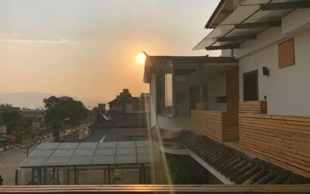 DaLi LOFT Travelling With Hostel