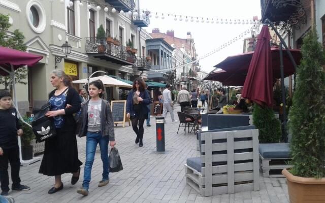 31 Giorgi Mazniashvili Street