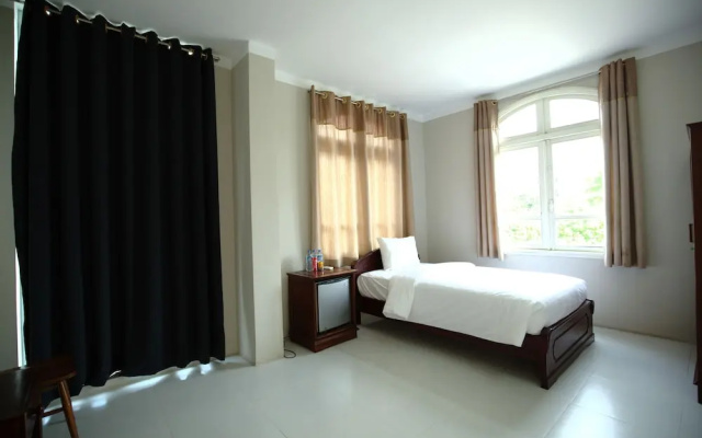 Trang An Hotel