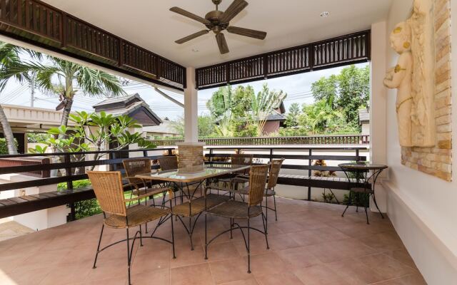 4 Bedroom Private Bali Style Villa HH1
