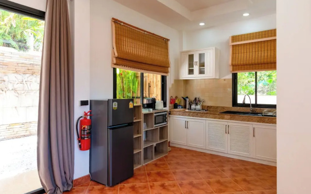 Cozy Pool Villa Outdoor Jacuzzi V197