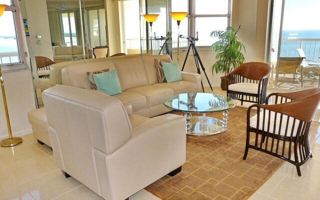 Top Floor Beachfront Condo With Ocean Views/pool/spa