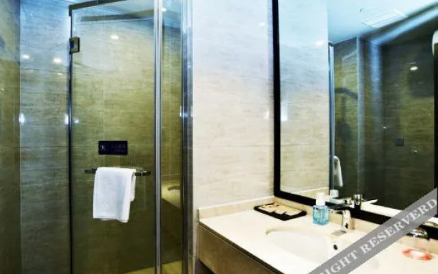 Huanlesong Hotel (Jiaxing Zhongguancun Wanli Square)