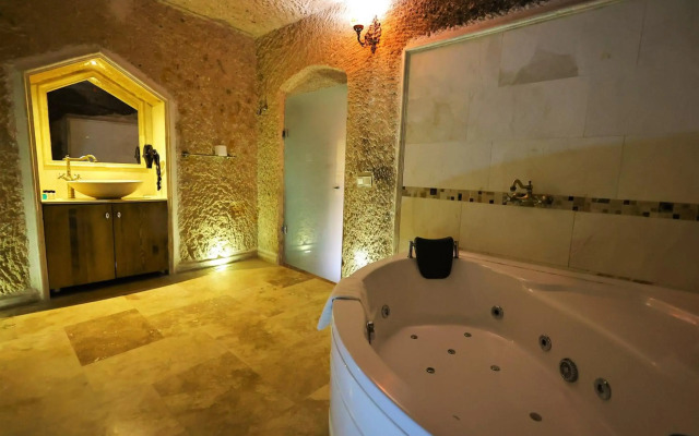 Empire Cave Hotel