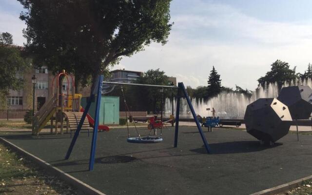 3-h komnatnye apartamenty v tsentre