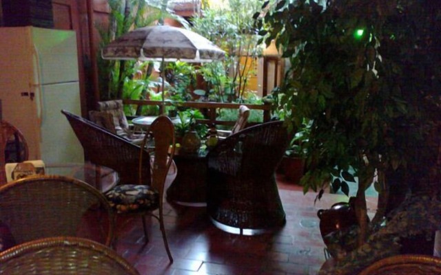 Charly's Place Hotel