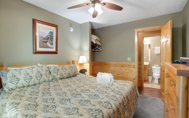 Smoky Bear Lodge by Jackson Mountain Homes