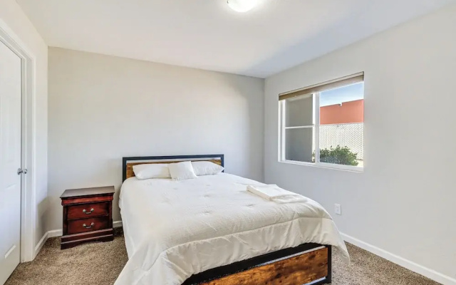 Charming Condo w/ Patio, Near Downtown Reno!