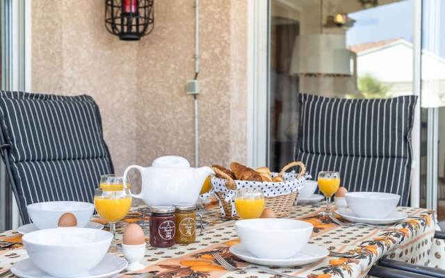 Luxury Villa with Private Swimming Pool in Escales