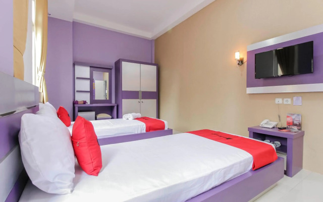 RedDoorz Plus near Stasiun Bekasi